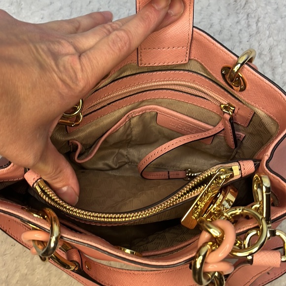 Pink Michael Kors bag - Picture 10 of 14